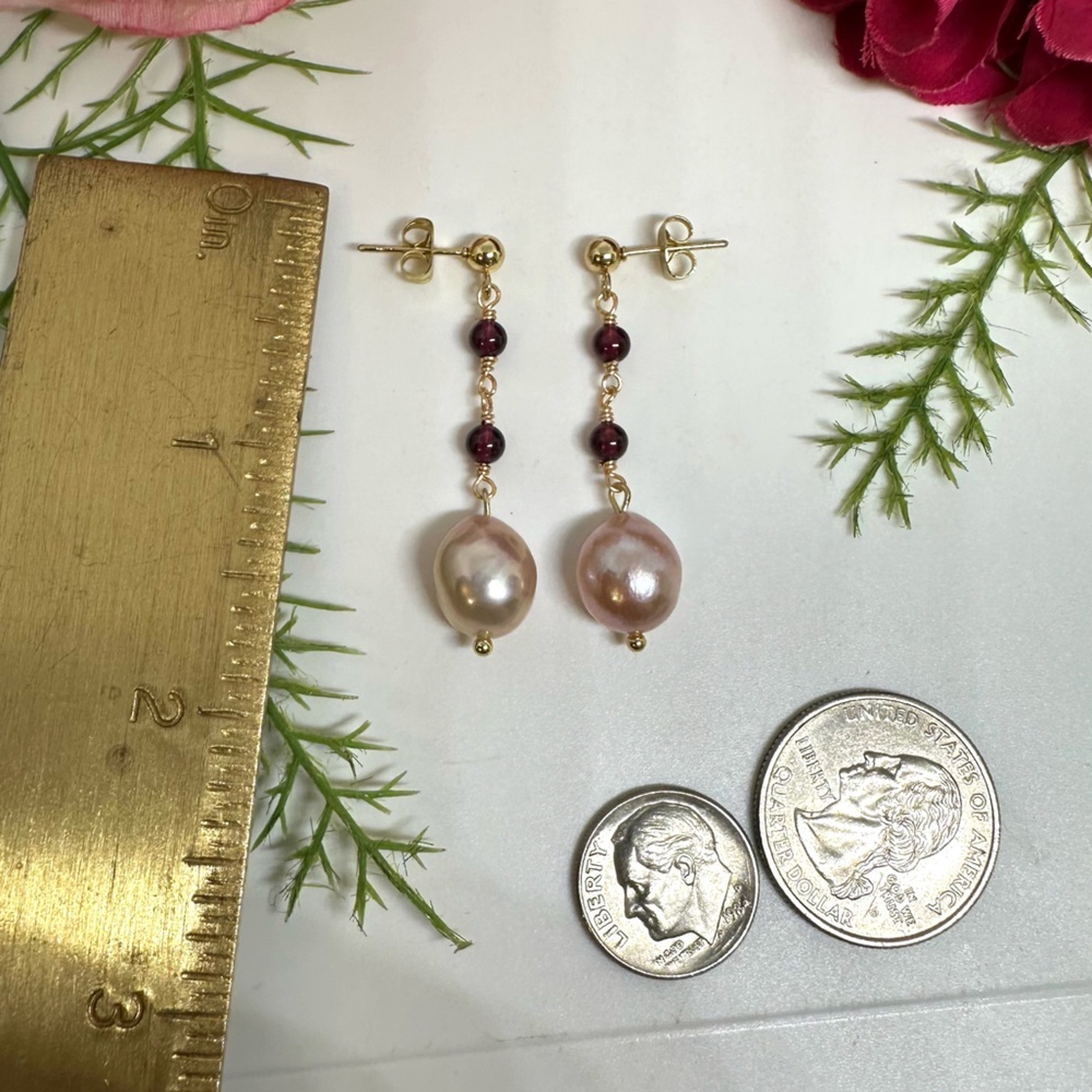 NEW⚜️Garnet & Freshwater Pearl Beaded Earrings - Picture 2 of 3
